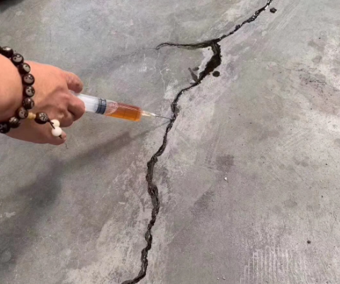 中平镇混凝土裂缝修补技术详解​